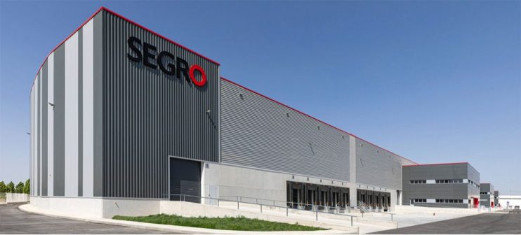 Warehouse giant Segro has announced a &pound;800m placing to capitalise on the booming demand for big box warehouses.
