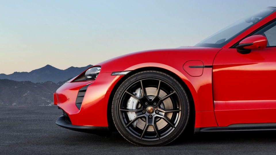 Porsche Taycan GTS Sport Turismo