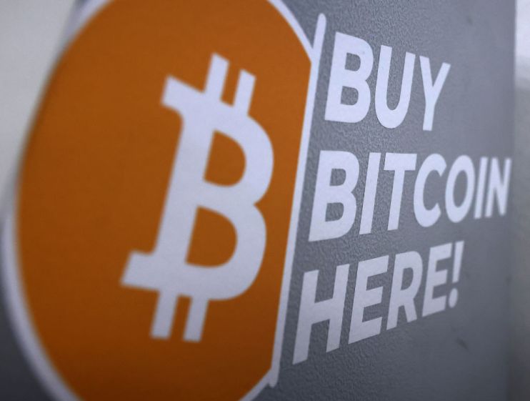 The self-proclaimed inventor of Bitcoin has issued a settlement offer to all parties weeks before hearing