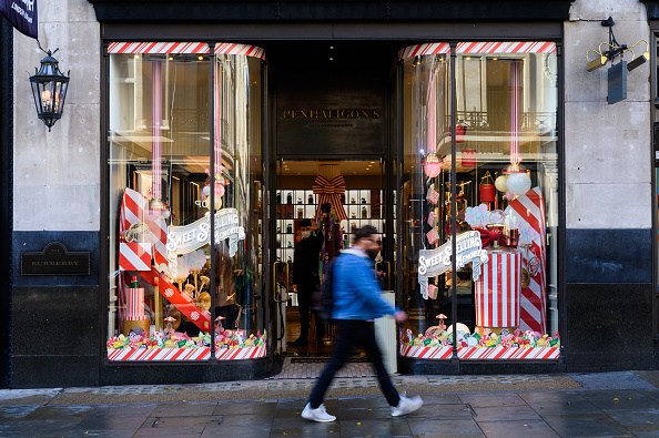 London Prepares For The Festive Season