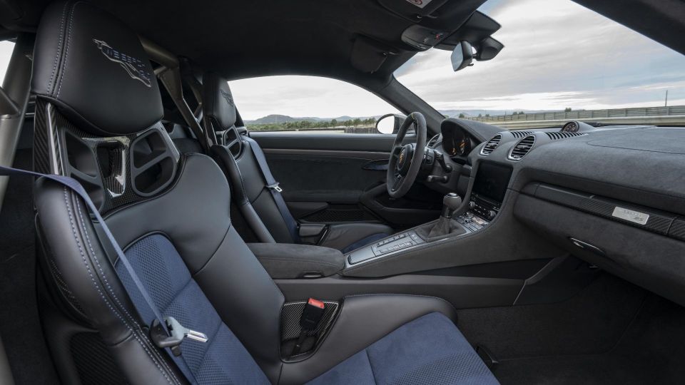 Porsche Cayman GT4 RS