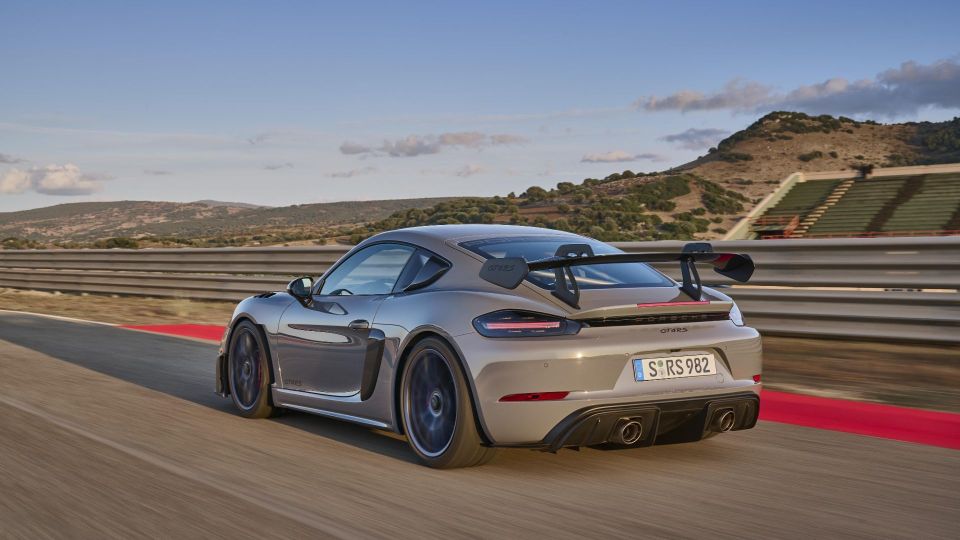 Porsche Cayman GT4 RS