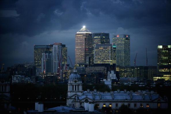Financial Workers Put In The Hours As Days Shorten