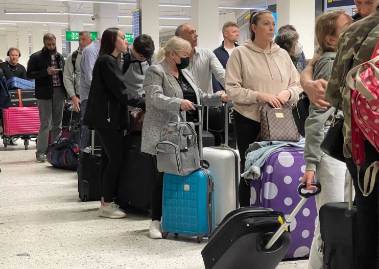 UK Tourists Face Easter Getaway Travel Issues