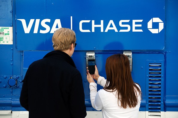 220,000 Stores Start Accepting Apple Pay