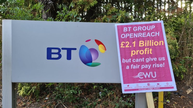 40,000 BT workers strike over pay(Credit: Communication Workers Union's Twitter @CWUnews)