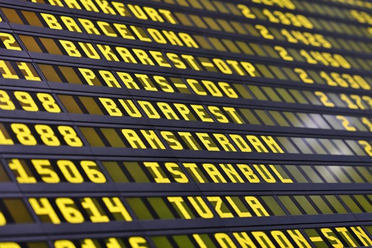 Around 900 flights for the upcoming Bank Holiday weekend were cut from flight schedules since July