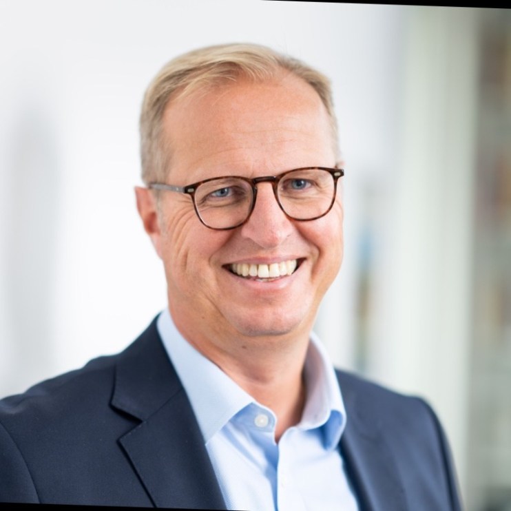 Automotive veteran Jorg Stratmann has been appointed as boss of Rolls-Royce&rsquo;s subsidiary Rolls-Royce Power Systems.