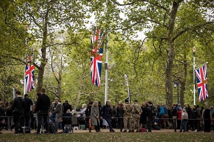 Thousands of mourners are expected to miss Queen Elizabeth II's funeral due to ongoing rail disruption at Paddington station.&nbsp;(Photo by Ed Ram/Getty Images)
