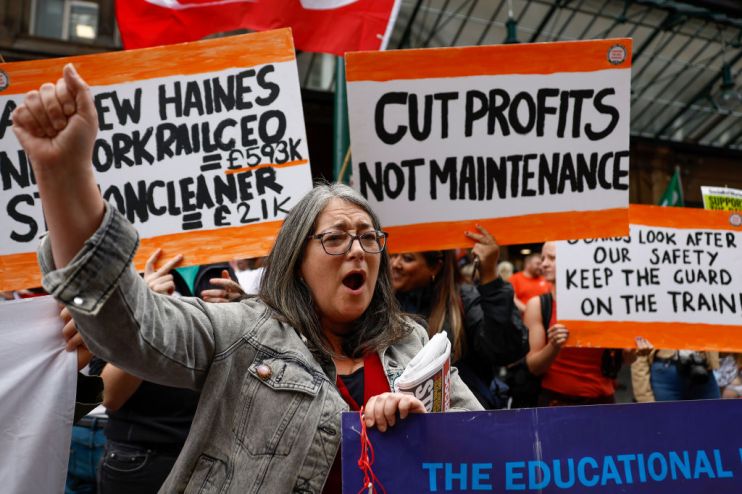 Rail union TSSA has called on newly-appointed transport secretary Mark Harper to &ldquo;avoid the mistakes of Grant Shapps&rdquo; and remove blocks to negotiations between workers and train operators.&nbsp;
