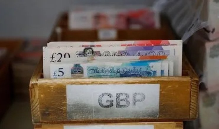 De La Rue produces banknotes for the Bank of England.
