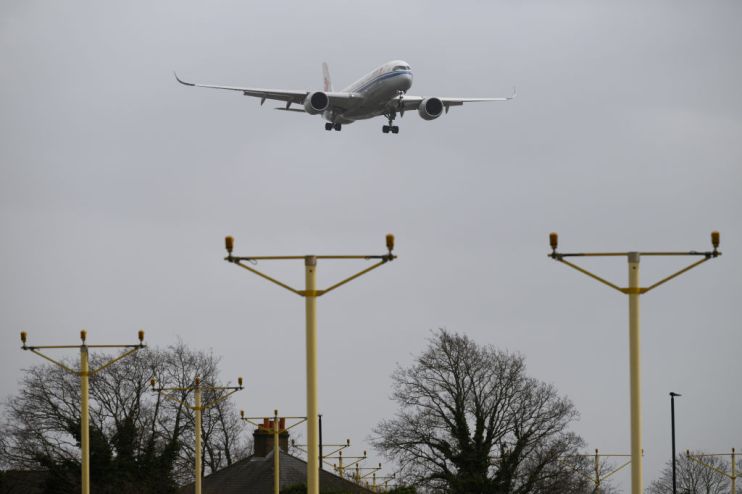 Heathrow has raised its 2022 earnings forecast to &pound;1.67bn as over 61 million passengers are set to pass through its gates this year.&nbsp;