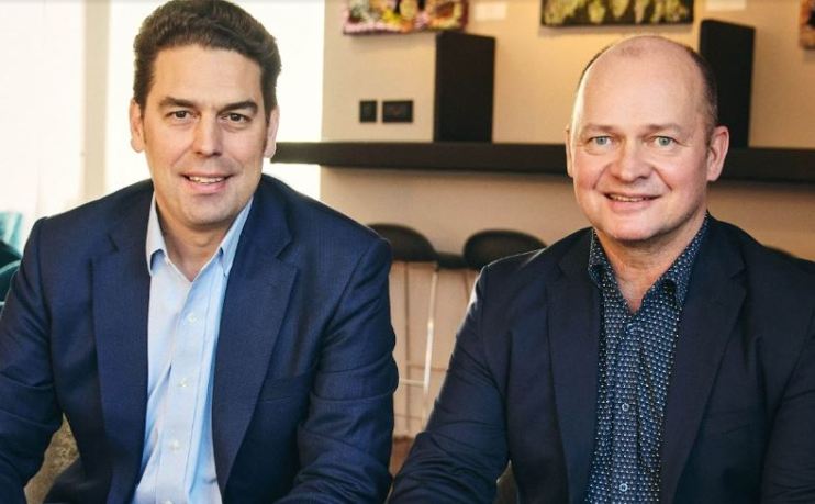 Regulated blockchain platform Swarm today launched a world-first public investment offering for Apple, Tesla, and two US Treasury Bonds on-chain.&nbsp;