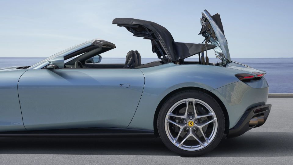 Ferrari Roma Spider