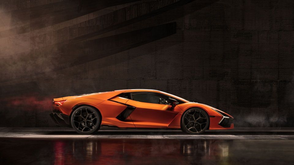 Lamborghini Revuelto