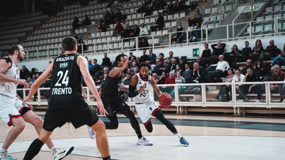 London Lions are top of the men's and women's British Basketball Leagues