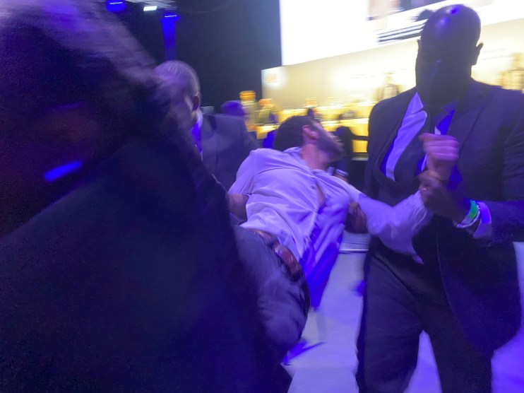 Shell AGM