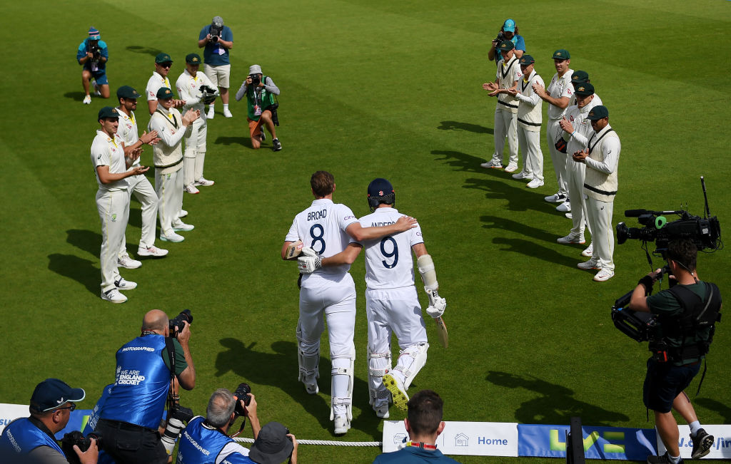 England will need 10 wickets today at the Oval if they&rsquo;re to rescue an Ashes series draw against Australia.
