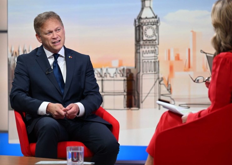 The government would be &ldquo;crazy&rdquo; not to reconsider the costs of the HS2 rail project, Grant Shapps has told the BBC. Photo: BBC