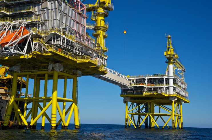 Government plans to maximise North Sea oil and gas production have passed a key Commons vote despite Tory climate rebel MPs defying the whip.