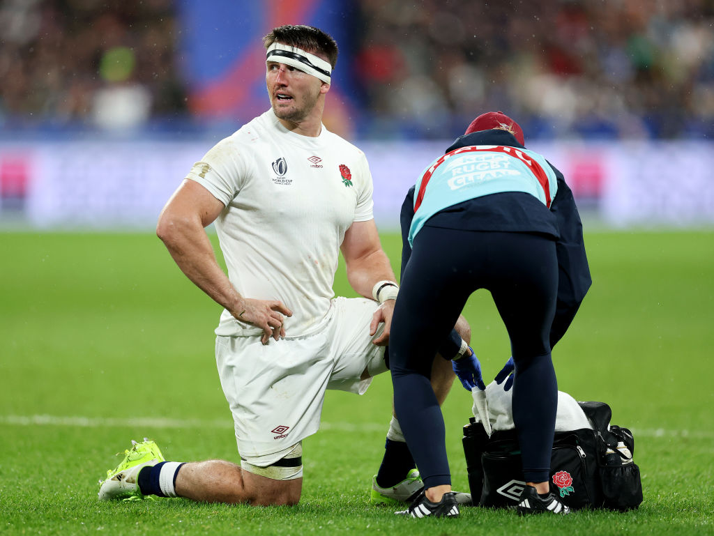 Sale Sharks have issued a strong statement in support of their England international Tom Curry, who is at the centre of a race row involving South Africa hooker Bongi Mbonambi.