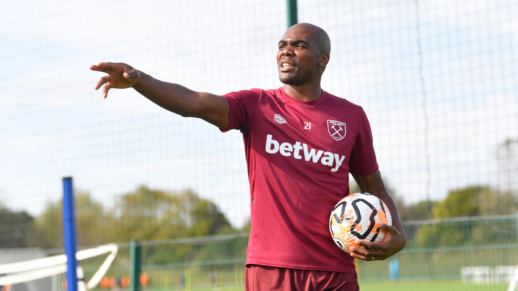 West Ham defender Angelo Ogbonna has slammed tonight&rsquo;s Europa League opposition Olympiacos of being less respectful than the London club after the Greek side used lasers during their match a fortnight ago, which Olympiacos won 2-1.