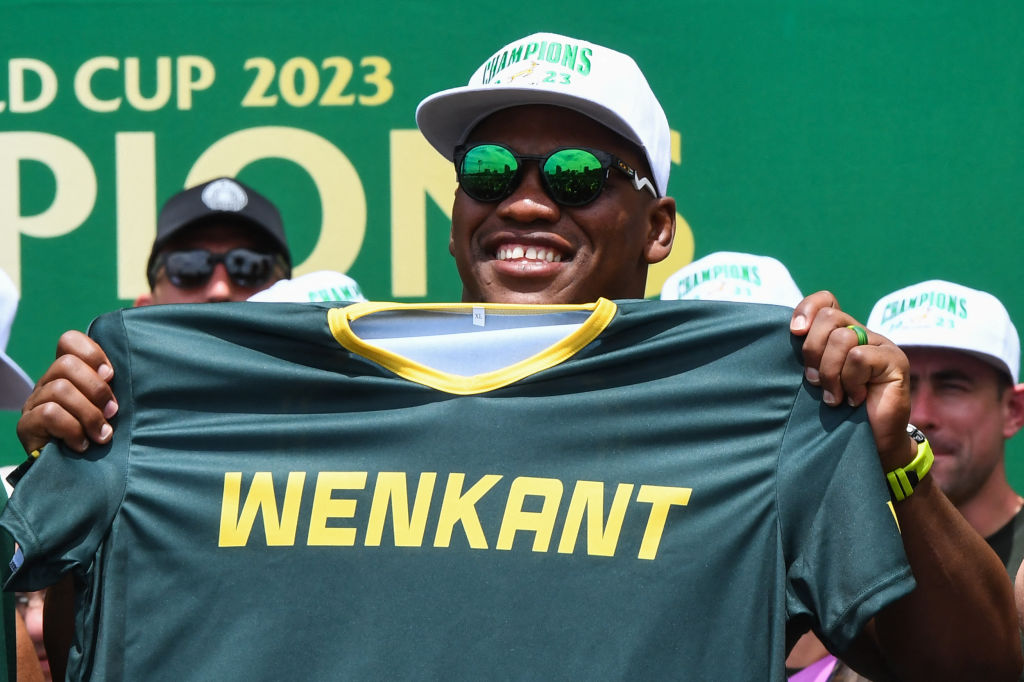 The South African hooker who was at the centre of a Rugby World Cup race row Bongi Mbonambi has accused of England of being “unprofessional”.