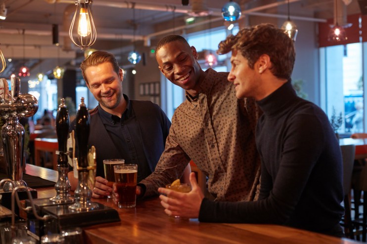 It is upon us again. The Six Nations brings people together over rugby, food, rivalries and, of course, Guinness. But what is there to do, and where? Morning Wire have complied a list of the five hottest places to watch the rugby or attend dinners with legends here in London.