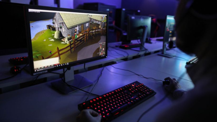 RuneScape is one of the first modern massively multiplayer online role-playing games (MMORPG).