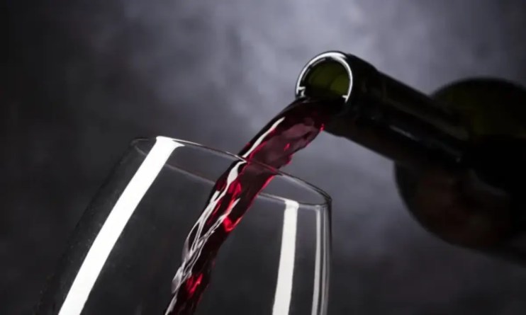 Loss-making Naked Wines has named its new chief executive four months after its former boss Nick Devlin stepped down