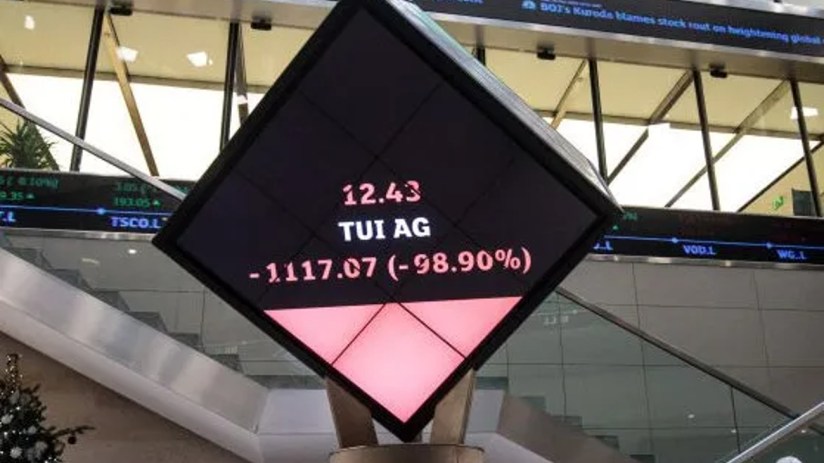 The FTSE 100 has fallen after a wave of poor earnings reports from the US and UK.