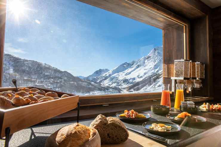 Missing the mountains, want to get back on the piste before the ice melts or determined to finally learn to ski before the season ends? Top 7 rounds up the best late season snow breaks . . . .&nbsp;