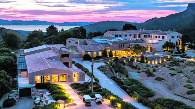 Carrossa offers auithentic Mallorcan stylings and is an ideal base to explore nearby golf courses
