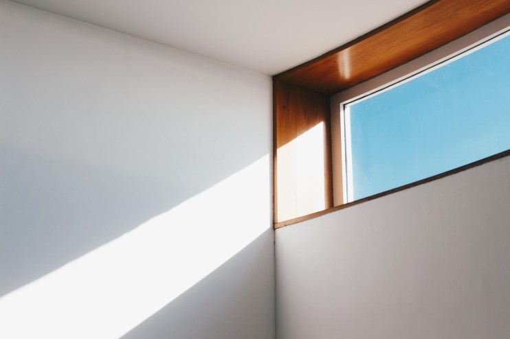 Everest, one Britain&rsquo;s biggest double-glazing suppliers, has fallen into administration, leaving 350 jobs at risk.&nbsp;