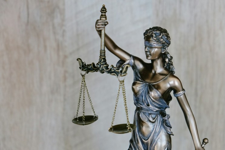 Former Deloitte lawyer cleared by disciplinary tribunal