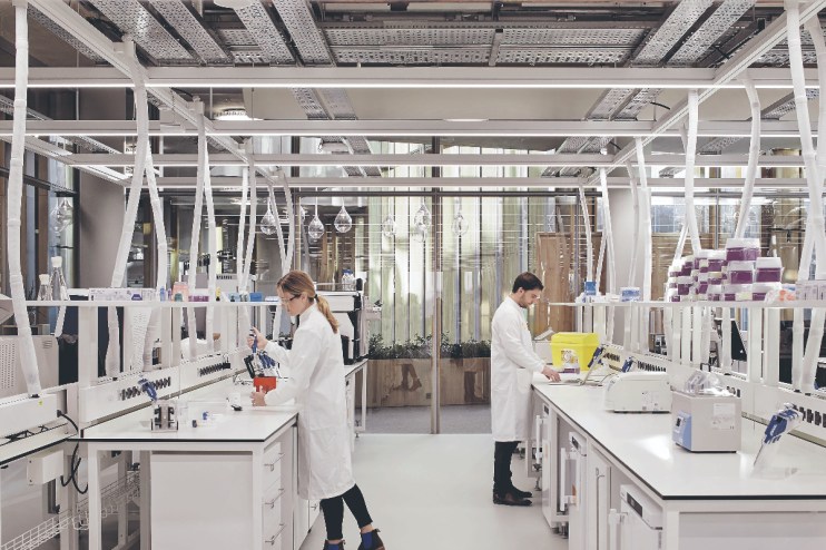 Drugmakers weighed on the FTSE 100 during early trading.