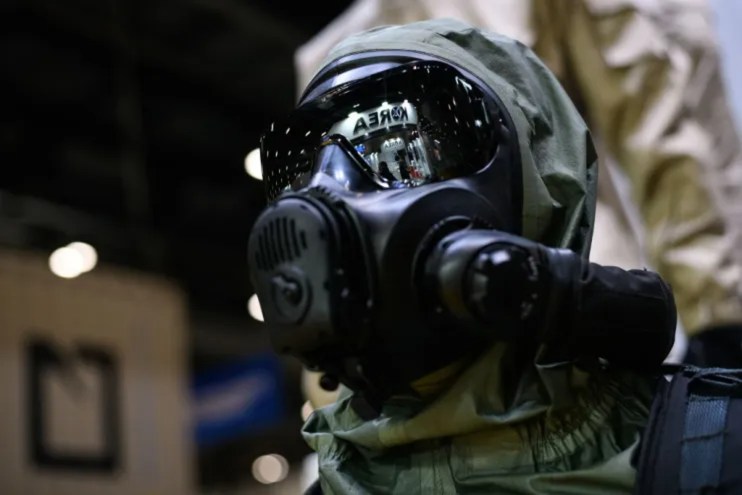 Avon Protection has won a &pound;38m tender from the MoD to supply gas masks for the UK army, amid allegations of chemical weapons use by Russia in Ukraine.