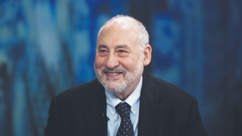 Joseph Stiglitz, Nobel prize-winning economist and professor of economics at Columbia University, reacts during a Bloomberg Television interview in London, U.K., on Tuesday, May 19, 2015. Photographer: Simon Dawson/Bloomberg via Getty Images