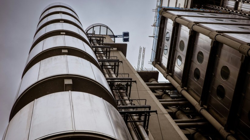 Lloyds-backed MGA K2 PI targets larger professional indemnity risks, aiming to compete with major brokers.