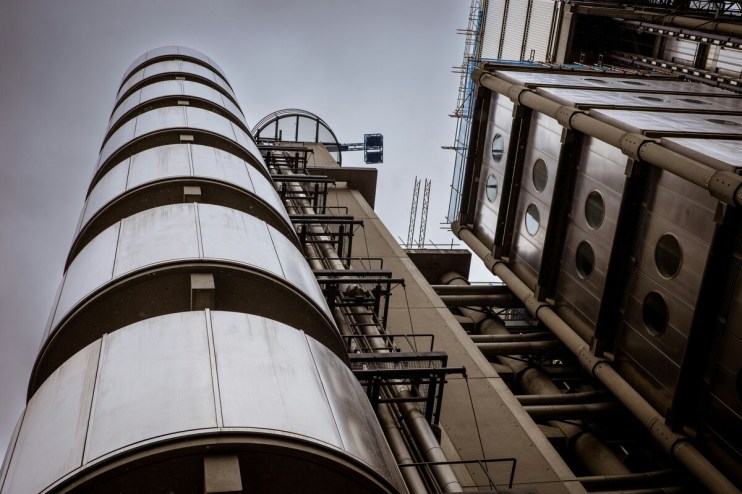 Lloyds-backed MGA K2 PI targets larger professional indemnity risks, aiming to compete with major brokers.