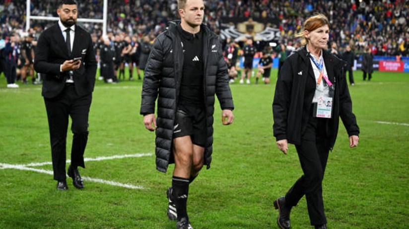 Rugby in New Zealand is on the verge of mutiny just a month before their two-Test series against England.