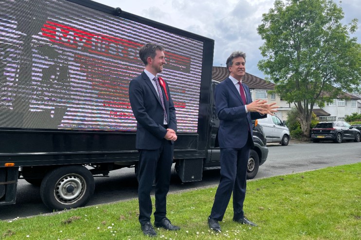 Ed Miliband has said he is &ldquo;not aware&rdquo; of the reports Russia discovered huge oil and gas reserves in the British Antarctic territories.