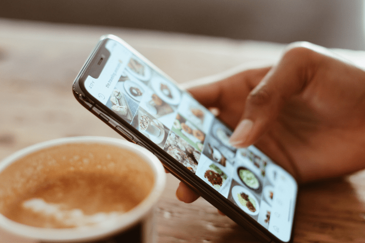 A fledgling social media site that pays its contributors whenever someone views their images is hoping to take on the likes of Instagram and Tiktok as it explores a London float that could see it valued at &pound;25m.&nbsp;