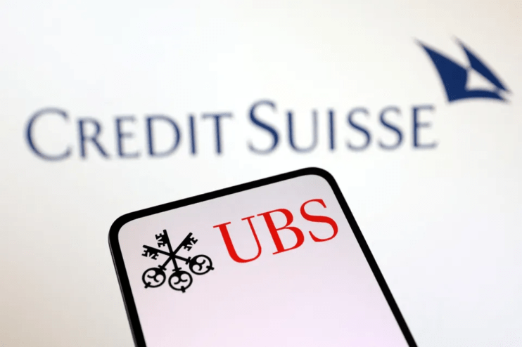 UBS said it would take a $900m (&pound;710m) provision in the second quarter linked to the offer.