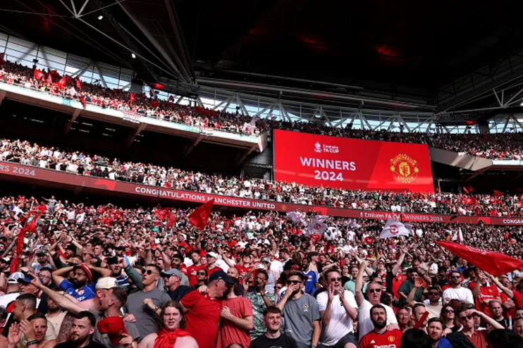 Football ticket scams could cost fans a total of &pound;780,000 this year, a high street bank has said.