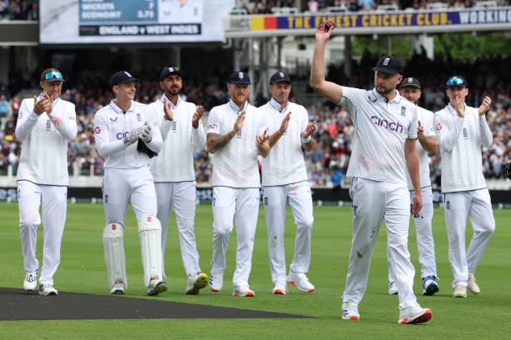 Debutant Gus Atkinson stole the show in James Anderson&rsquo;s final Test match, taking seven wickets on an opening day where England dominated.