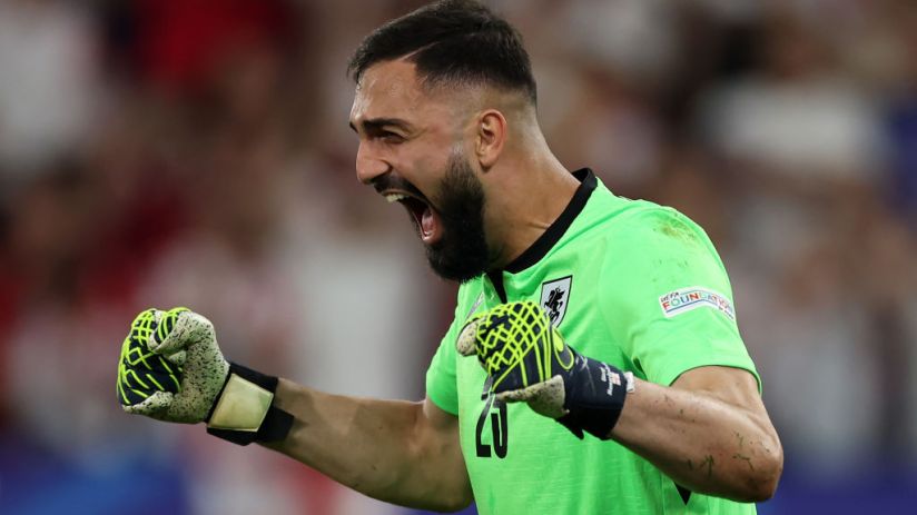 Mamardashvili is expected to join Liverpool but stay at Valencia on loan