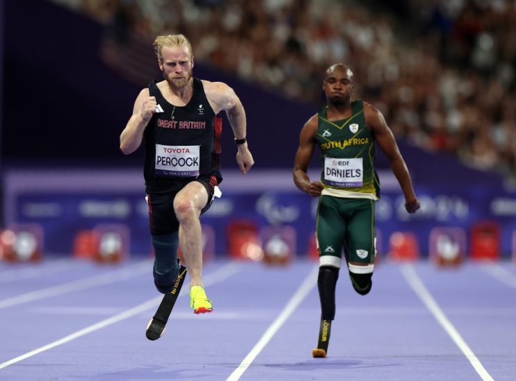 Jonnie Peacock&rsquo;s bid for a third gold medal in four Paralympic Games was unsuccessful on Tuesday as he finished fifth in the men&rsquo;s 100m T64 final at the Stade de France.