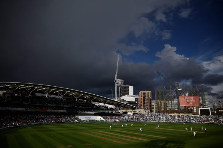 An England collapse combined with a steady start to Sri Lanka&rsquo;s second innings has left the tourists within reach of victory at the Oval.