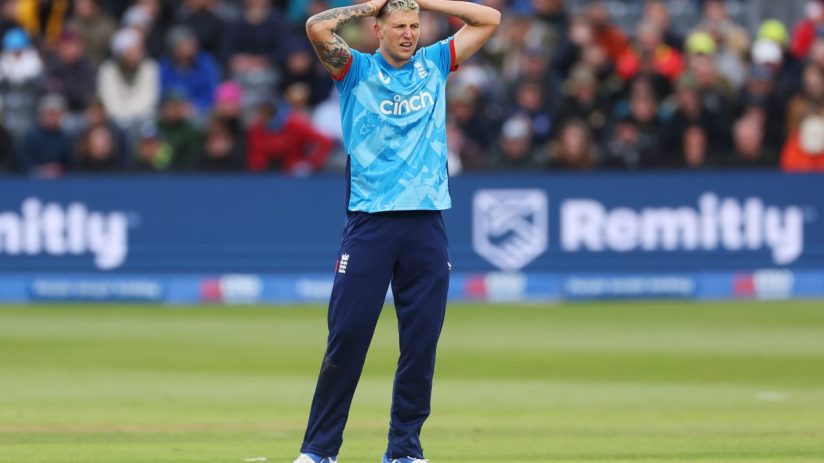 Rain and a solid Australia innings combined to inflict defeat on England in Bristol as they lost the ODI series 3-2.